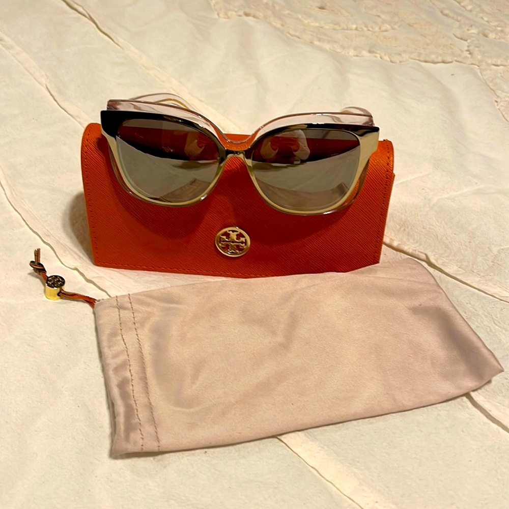 Tory Burch Sunglass